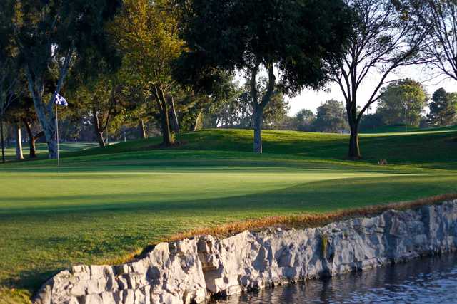 Los Lagos - Costa Mesa Country Club