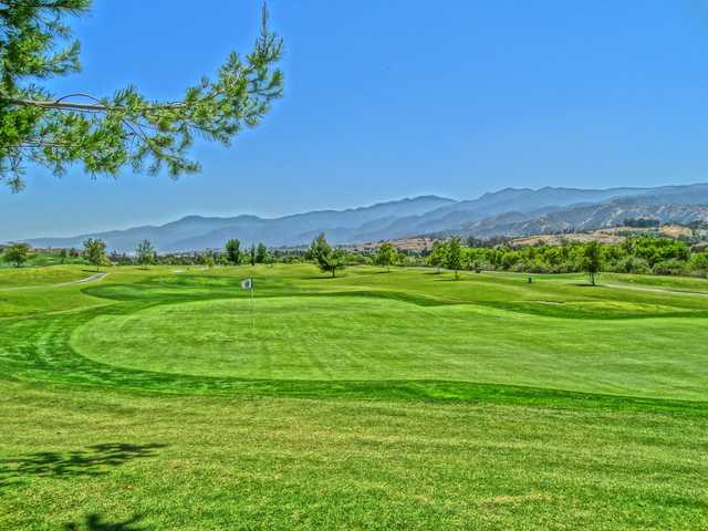 Dos Lagos Golf Course golf course