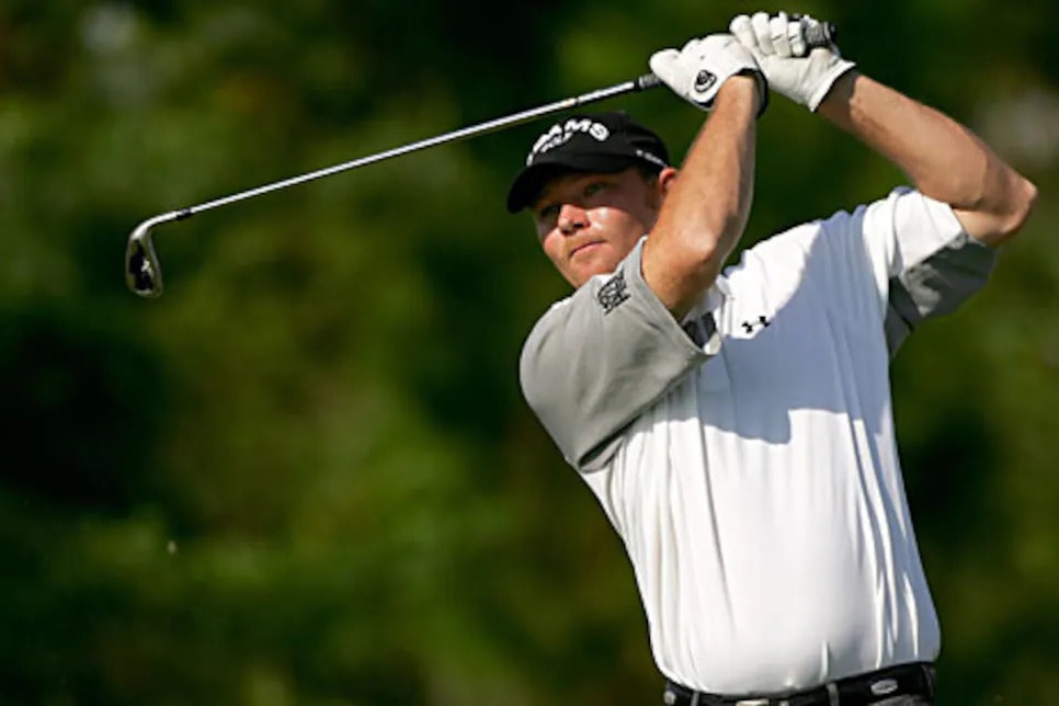 Tommy “Two Gloves” Gainey, known for wearing gloves on both hands. Tommy “Two Gloves” Gainey, known for wearing gloves on both hands.