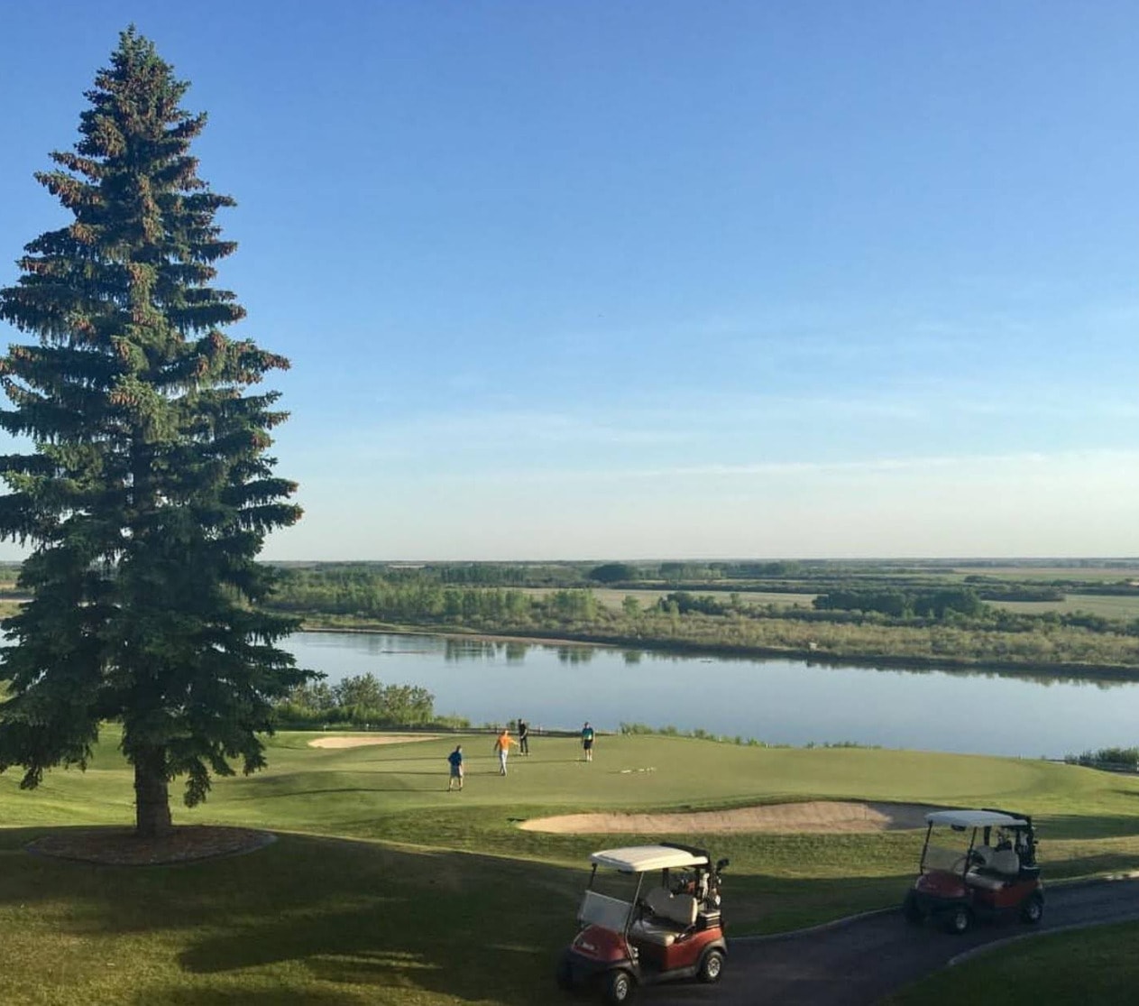 Golfers take in the stunning river valley views at Riverside Country Club - Saskatoon Golfers take in the stunning river valley views at Riverside Country Club - Saskatoon